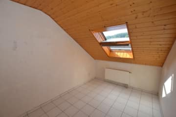 DIETZ: Trendige 4 Zimmer-Dachgeschosswohnung im 2- Familienhaus mit Blick ins Grüne! - Zimmer 3 (694194)