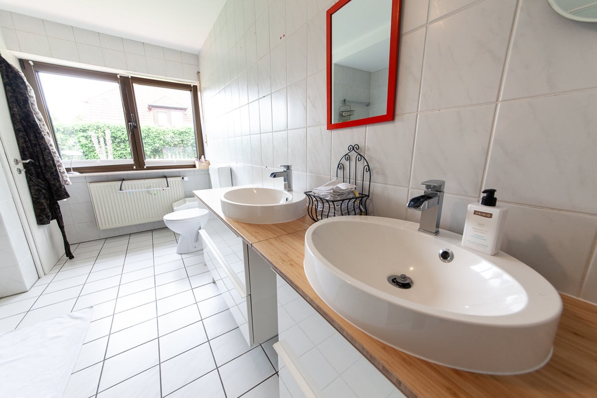 Doppelwaschbecken EG