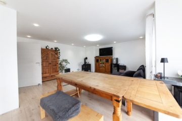 Großzügige Immobilie mit 2 Wohnungen – Erweiterungspotenzial – PV-Anlage ruhige Lage von Großostheim - Wohn- und Essbereich EG (642203)