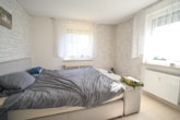 Schlafzimmer EG - Vermietetes 2 Familienhaus mit Garage, Garten und Terrasse in ruhiger Wohnlage von Messel!
