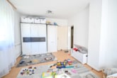 Schlafzimmer EG - Vermietetes 2 Familienhaus mit Garage, Garten und Terrasse in ruhiger Wohnlage von Messel!