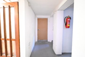 Vermietetes 2 Familienhaus mit Garage, Garten und Terrasse in ruhiger Wohnlage von Messel! - Flur KG (623729)