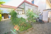 Innenhof - Vermietetes 2 Familienhaus mit Garage, Garten und Terrasse in ruhiger Wohnlage von Messel!