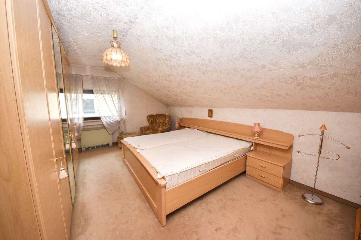 Schlafzimmer 1 von 2 DG