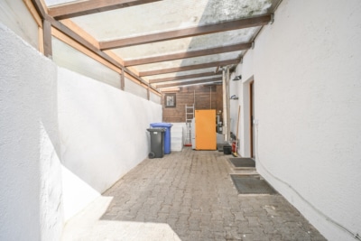 DIETZ: EFH auf einem 2.667m² großem naturnahen Grundstück in Bad König in Alleinlage. Sofort frei! - Eingangsbereich (697652)