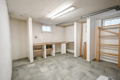 DIETZ: EFH auf einem 2.667m² großem naturnahen Grundstück in Bad König in Alleinlage. Sofort frei! - Wasch- und Lagerraum KG (697642)
