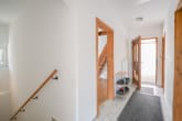 Flur EG - DIETZ: EFH auf einem 2.667m² großem naturnahen Grundstück in Bad König in Alleinlage.
