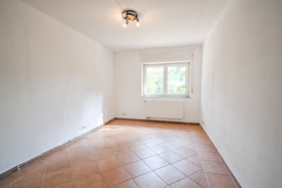 DIETZ: EFH auf einem 2.667m² großem naturnahen Grundstück in Bad König in Alleinlage. Sofort frei! - Schlafzimmer 3 KG (697634)