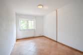 Schlafzimmer 4 KG - DIETZ: EFH auf einem 2.667m² großem naturnahen Grundstück in Bad König in Alleinlage.