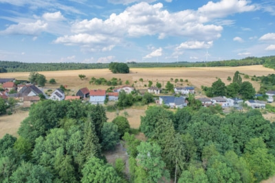 DIETZ: EFH auf einem 2.667m² großem naturnahen Grundstück in Bad König in Alleinlage. Sofort frei! - Umfeld (697679)