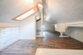 Dachboden / Schlafzimmer 2 - DIETZ: EFH auf einem 2.667m² großem naturnahen Grundstück in Bad König in Alleinlage.