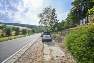 DIETZ: EFH auf einem 2.667m² großem naturnahen Grundstück in Bad König in Alleinlage. Sofort frei! - Stellplätze (697675)