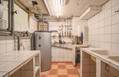 DIETZ: EFH auf einem 2.667m² großem naturnahen Grundstück in Bad König in Alleinlage. Sofort frei! - Wasch- und Lagerraum KG (697644)