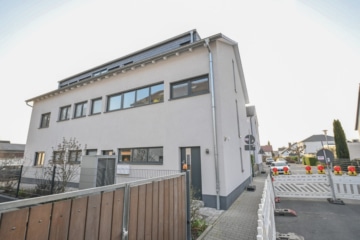 DIETZ: Moderne Dachgeschosswohnung in zentraler Lage von Groß-Zimmern! - Außenbereich (668202)