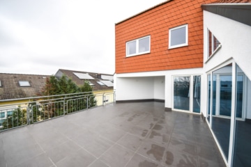 DIETZ: Bürohaus mit über 290m² Fläche im Gewerbegebiet zu vermieten! 40m² Dachterrasse! - Dachterrasse (650752)