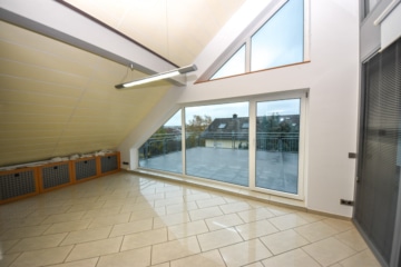 DIETZ: Bürohaus mit über 290m² Fläche im Gewerbegebiet zu vermieten! 40m² Dachterrasse! - Büroraum 2. OG (650753)