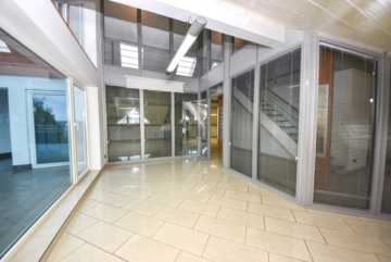 DIETZ: Bürohaus mit über 290m² Fläche im Gewerbegebiet zu vermieten! 40m² Dachterrasse! - Büroraum 2. OG (650754)