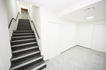 DIETZ: Provisionsfreies Ladengeschäft in der Fußgängerzone von Aschaffenburg zu vermieten! - Treppenabgang (635803)