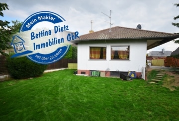 DIETZ: Schön Wohnen im freistehenden Bungalow mit Garage und tollem Garten!, 64839 Münster, Bungalow