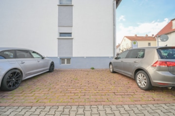 DIETZ: Gepflegte Obergeschosswohnung mit Balkon und Stellplatz in Babenhausen – Hergershausen. - Stellplatz Nr.5 (686895)