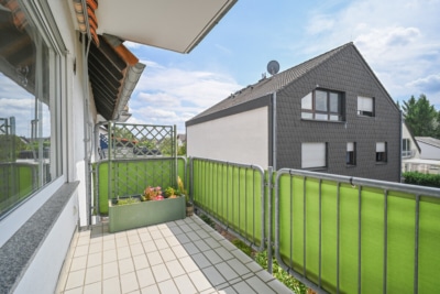 DIETZ: Gepflegte Obergeschosswohnung mit Balkon und Stellplatz in Babenhausen – Hergershausen. - Balkon (698030)