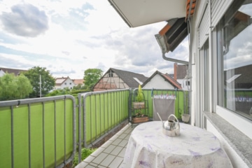 DIETZ: Gepflegte Obergeschosswohnung mit Balkon und Stellplatz in Babenhausen – Hergershausen. - Balkon (686883)
