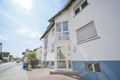 DIETZ: Gepflegte Obergeschosswohnung mit Balkon und Stellplatz in Babenhausen – Hergershausen. - Eingangsbereich (698053)