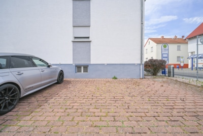 DIETZ: Gepflegte Obergeschosswohnung mit Balkon und Stellplatz in Babenhausen – Hergershausen. - Stellplatz Nr. 5 (698050)