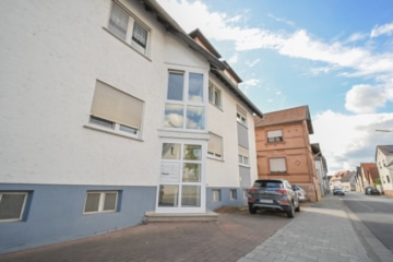 DIETZ: Gepflegte Obergeschosswohnung mit Balkon und Stellplatz in Babenhausen – Hergershausen. - Außenansicht (686896)