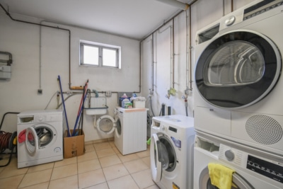DIETZ: Gepflegte Obergeschosswohnung mit Balkon und Stellplatz in Babenhausen – Hergershausen. - gemeinschaftlicher Waschraum KG (698044)