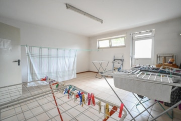 DIETZ: Gepflegte Obergeschosswohnung mit Balkon und Stellplatz in Babenhausen – Hergershausen. - Gemeinschaftlicher Waschraum (686900)