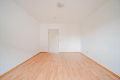 DIETZ: Gepflegte Obergeschosswohnung mit Balkon und Stellplatz in Babenhausen – Hergershausen. - Schlafzimmer (698035)