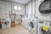 Platz für Waschmaschine - DIETZ: Gepflegte Obergeschosswohnung mit Balkon und Stellplatz in Babenhausen – Hergershausen.