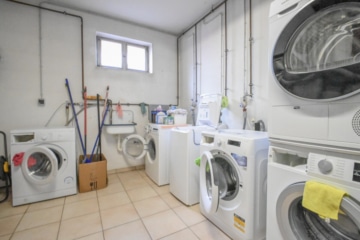 DIETZ: Gepflegte Obergeschosswohnung mit Balkon und Stellplatz in Babenhausen – Hergershausen. - Platz für Waschmaschine (686901)