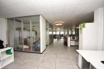 DIETZ: PROVISIONSFREI Modernisierte Büroetage mit 300m² Bürofläche zur Vermietung! Viele Parkplätze! - Weitere offene Bürofläche (643126)