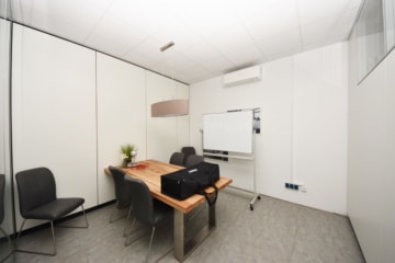 DIETZ: PROVISIONSFREI Modernisierte Büroetage mit 300m² Bürofläche zur Vermietung! Viele Parkplätze! - Büro (643132)