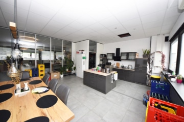 DIETZ: PROVISIONSFREI Modernisierte Büroetage mit 300m² Bürofläche zur Vermietung! Viele Parkplätze! - Aufenthaltsraum Küche2 (643135)
