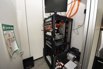 DIETZ: PROVISIONSFREI Modernisierte Büroetage mit 300m² Bürofläche zur Vermietung! Viele Parkplätze! - Serverraum klimatisiert (643137)