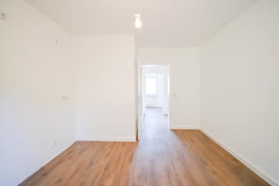 DIETZ: 3-Zimmer-Wohnung im 1. OG im energetisch sanierten 7-FH m. Balkon n. Godelsberg und Waldrand! - Küche (702712)