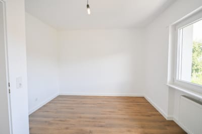 DIETZ: 3-Zimmer-Wohnung im 1. OG im energetisch sanierten 7-FH m. Balkon n. Godelsberg und Waldrand! - Schlafzimmer 2 von 2 (702708)