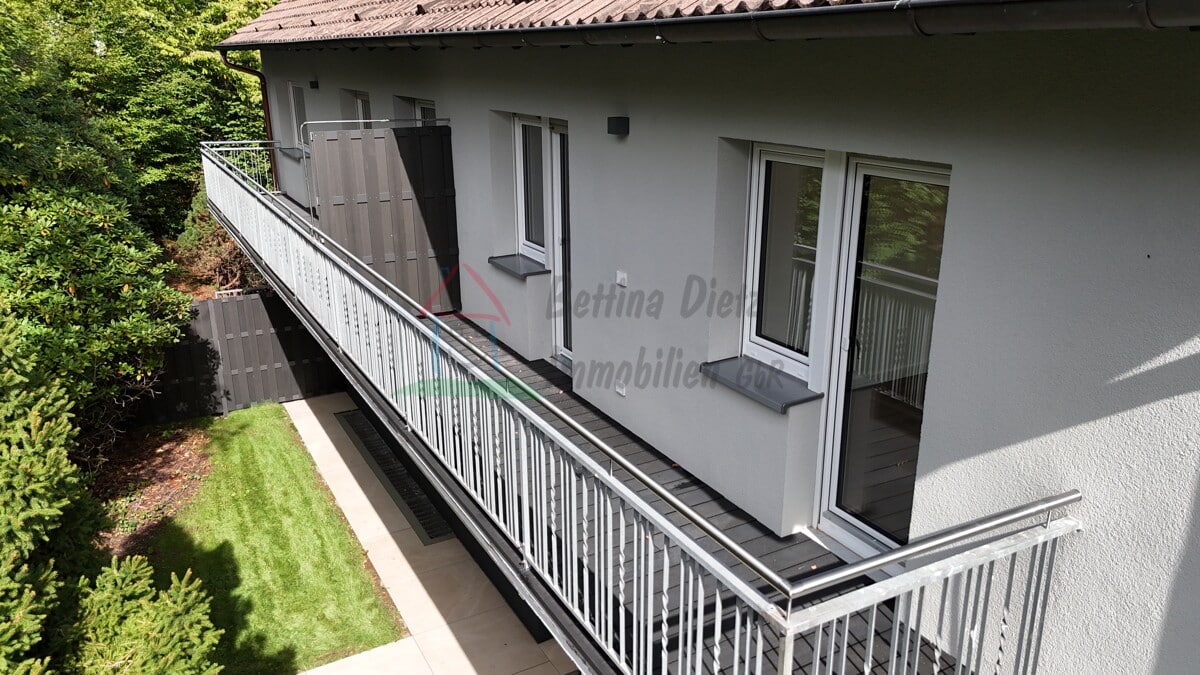 OG-Wohnung links