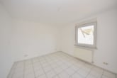 Schlafzimmer 2 - DIETZ: Einzugsbereite und renovierte 3-Zimmerwohnung im ersten Obergeschoss in Münster zu vermieten!