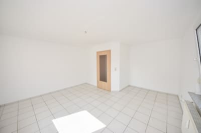 DIETZ: Einzugsbereite und renovierte 3-Zimmerwohnung im ersten Obergeschoss in Münster zu vermieten! - Wohn- und Esszimmer (697132)