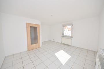 DIETZ: Einzugsbereite und renovierte 3-Zimmerwohnung im ersten Obergeschoss in Münster zu vermieten! - Wohn- und Esszimmer (694129)