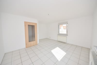 DIETZ: Einzugsbereite und renovierte 3-Zimmerwohnung im ersten Obergeschoss in Münster zu vermieten! - Wohn- und Esszimmer (697133)
