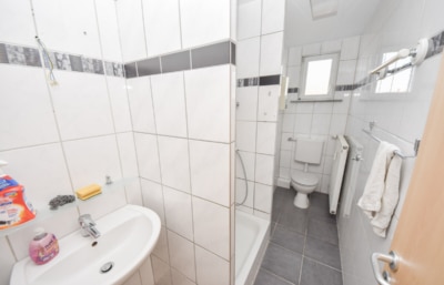 DIETZ: Einzugsbereite und renovierte 3-Zimmerwohnung im ersten Obergeschoss in Münster zu vermieten! - Tageslichtbadezimmer mit Dusche (697139)