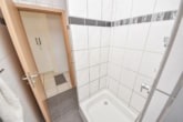 Tageslichtbadezimmer mit Dusche - DIETZ: Einzugsbereite und renovierte 3-Zimmerwohnung im ersten Obergeschoss in Münster zu vermieten!