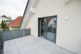 Balkon - DIETZ: Hochwertige Ausstattung in penthouseähnlicher Wohnung mit 2 großen Balkonen! Wohnungsaufzug!