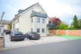 2 PKW-Stellplätze - DIETZ: Hochwertige Ausstattung in penthouseähnlicher Wohnung mit 2 großen Balkonen! Wohnungsaufzug!