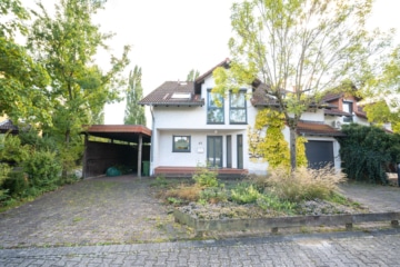 Modernes Reihenendhaus in ruhiger Feldrandlage von Babenhausen mit Garage, Garten und Carport! - Außenansicht (639267)